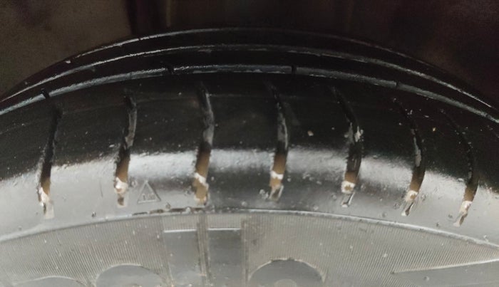 2018 Tata Tiago XT DIESEL, Diesel, Manual, 91,607 km, Left Front Tyre Tread