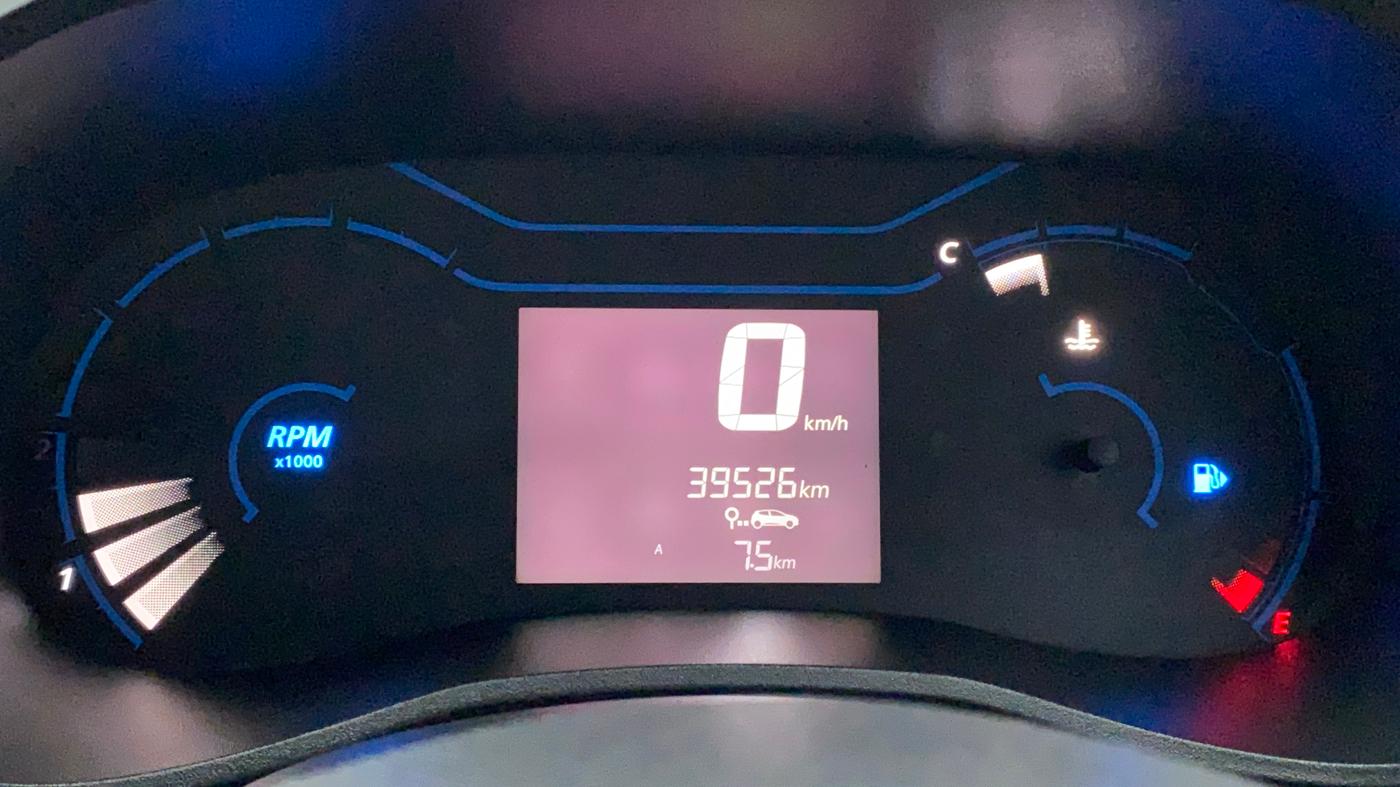 2021 Renault Kwid RXT 1.0 (O), Petrol, Manual, 39,590 km, Odometer Image