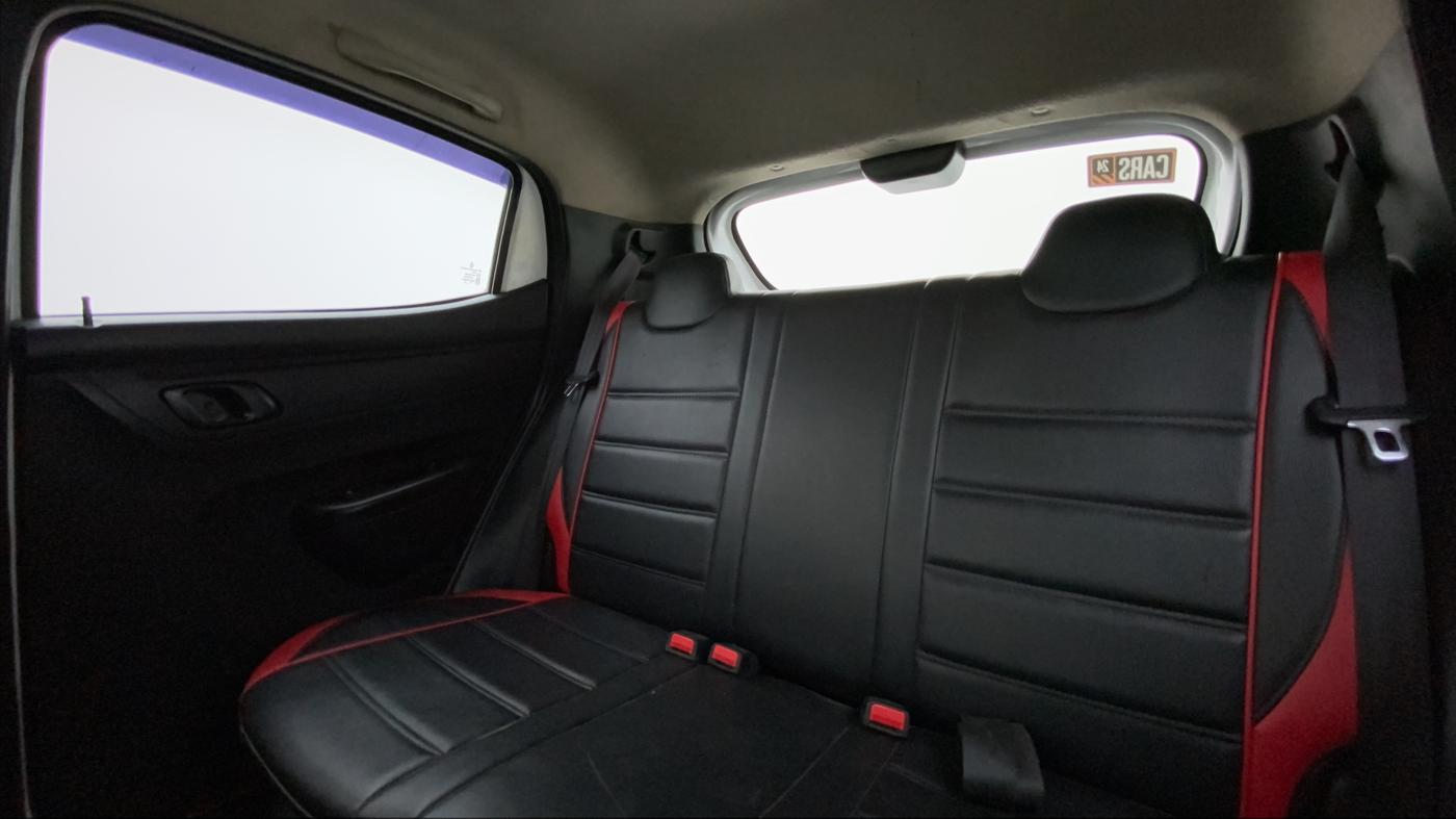 2021 Renault Kwid RXT 1.0 (O), Petrol, Manual, 39,590 km, Right Side Rear Door Cabin