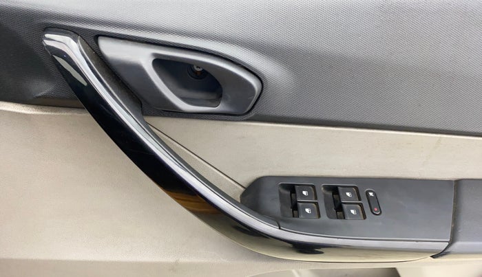 2017 Tata Tiago XM PETROL, Petrol, Manual, 77,938 km, Driver Side Door Panels Control