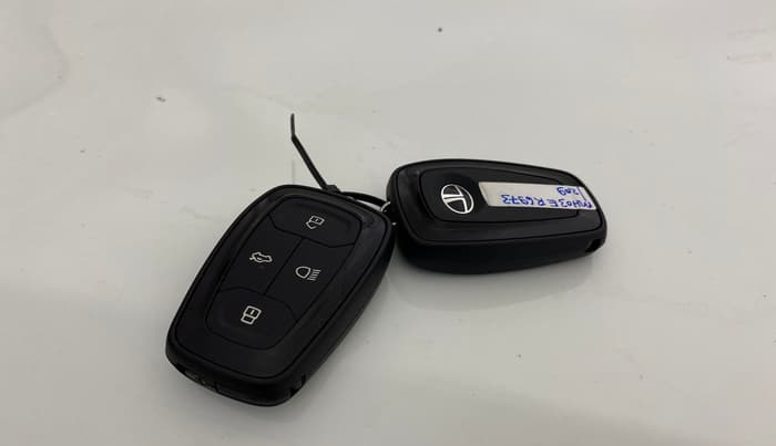 2025 Tata PUNCH Adventure Plus (S) iCNG, CNG, Manual, 18,031 km, Key Close Up