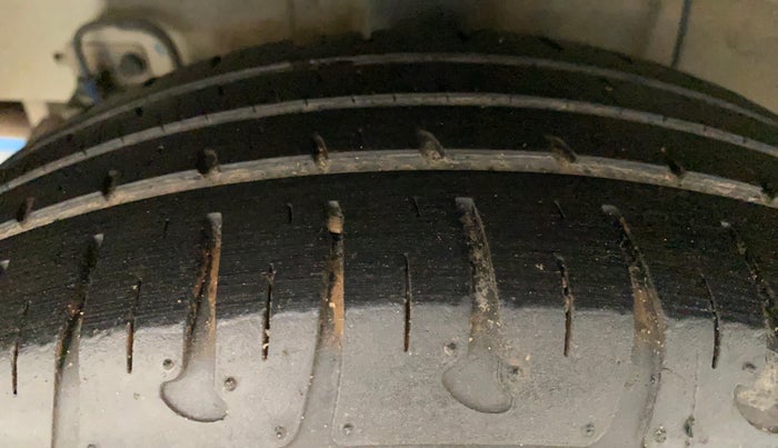 2020 Hyundai Grand i10 MAGNA 1.2 KAPPA VTVT, Petrol, Manual, 31,057 km, Right Rear Tyre Tread