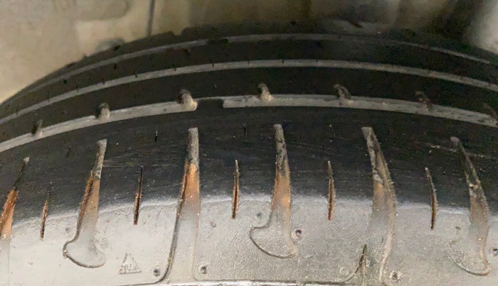 2020 Hyundai Grand i10 MAGNA 1.2 KAPPA VTVT, Petrol, Manual, 31,057 km, Left Rear Tyre Tread