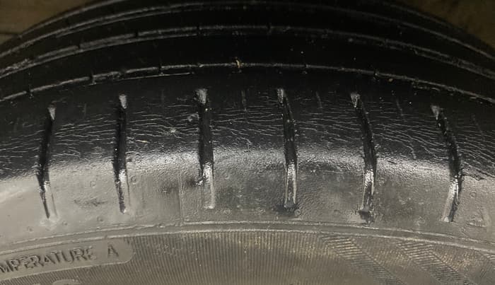 2021 Maruti Baleno ZETA PETROL 1.2, Petrol, Manual, 48,696 km, Left Front Tyre Tread