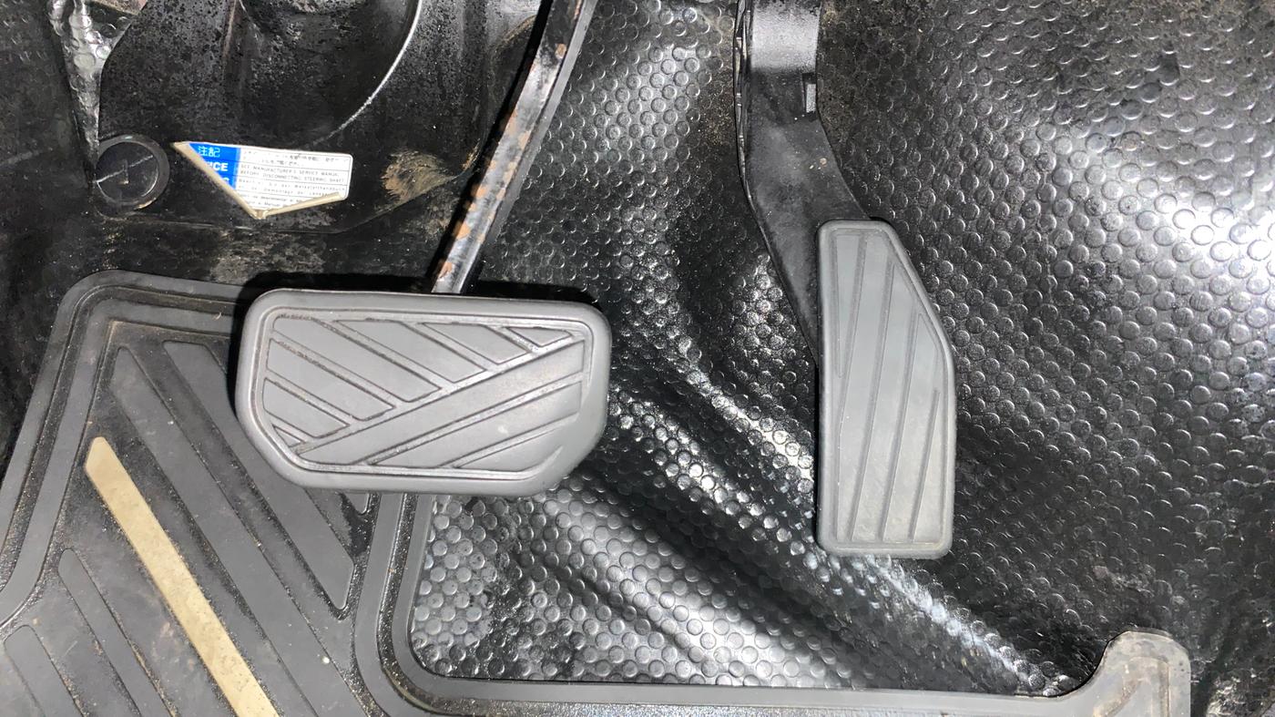 2017 Maruti IGNIS ZETA 1.2 AMT, Petrol, Automatic, 1,03,330 km, Pedals