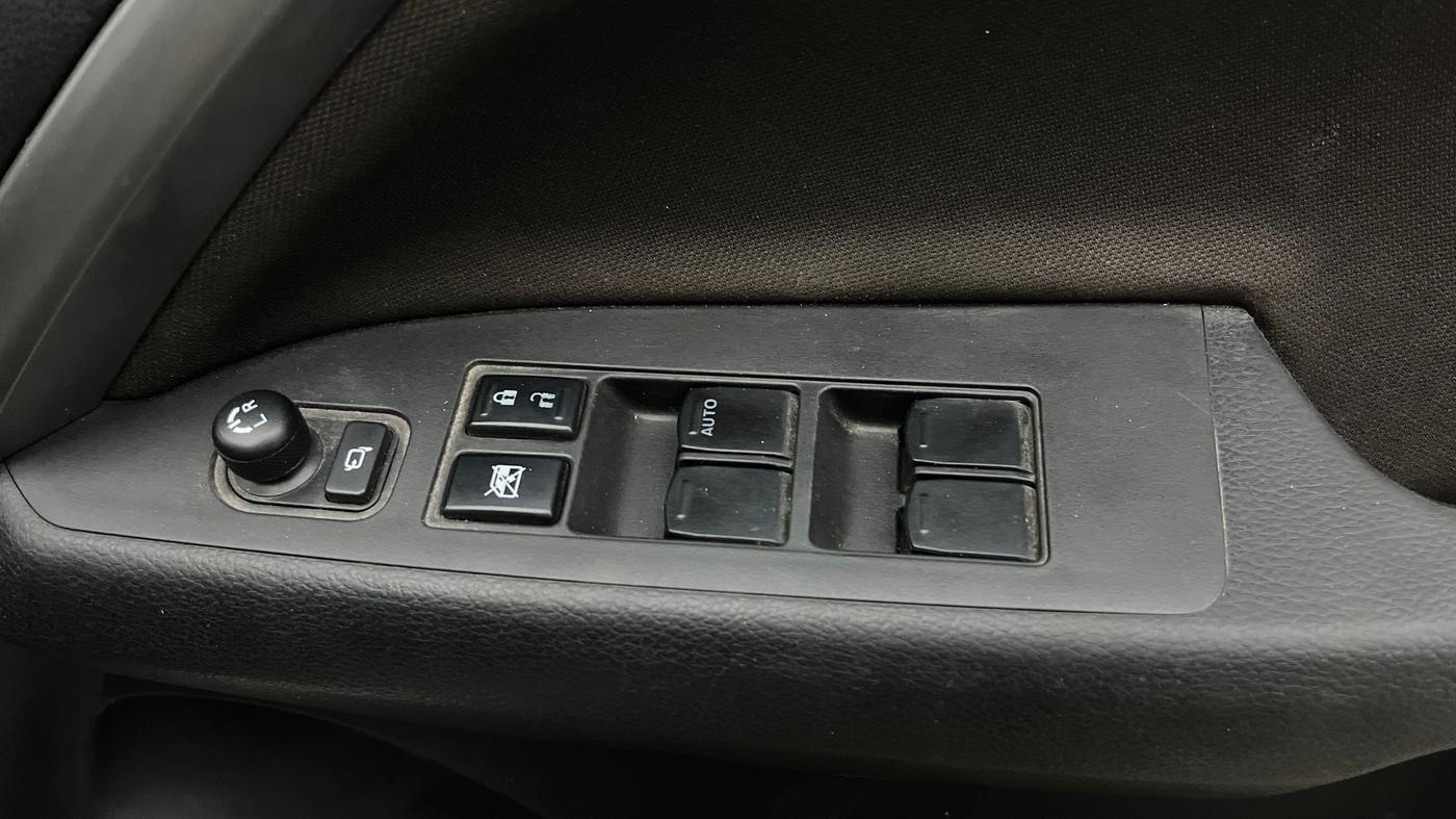 2025 Maruti BREZZA ZXI SMART HYBRID , Petrol, Manual, 34,795 km, Driver Side Door Panels Control