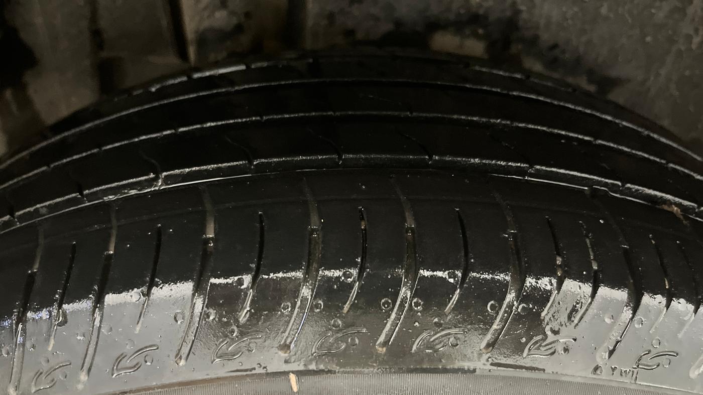 2025 Maruti BREZZA ZXI SMART HYBRID , Petrol, Manual, 34,795 km, Right Rear Tyre Tread