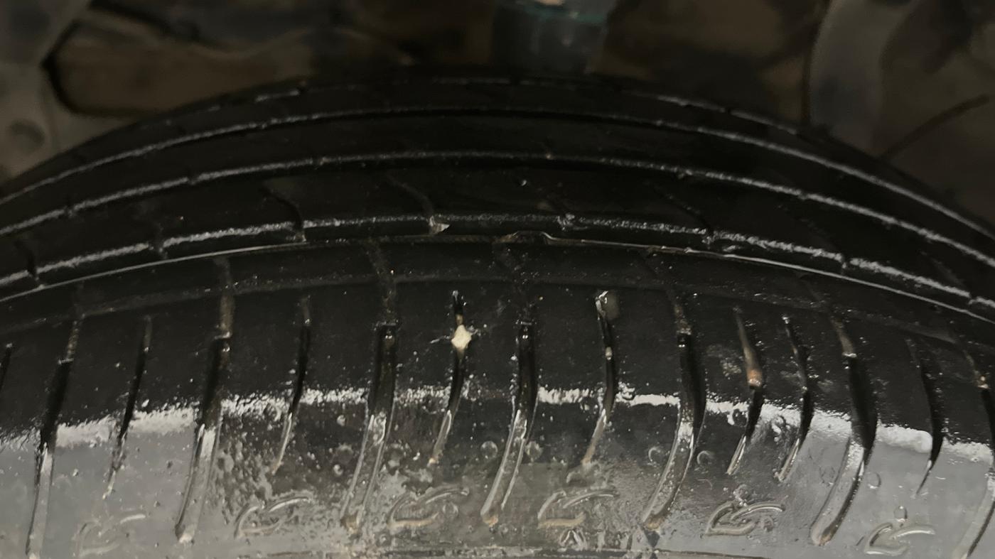 2025 Maruti BREZZA ZXI SMART HYBRID , Petrol, Manual, 34,795 km, Left Front Tyre Tread