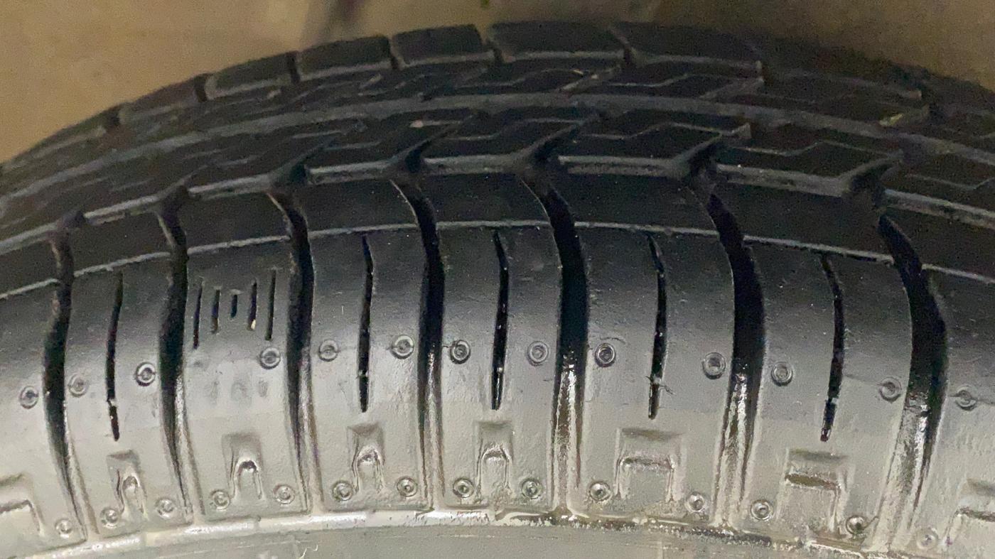 2017 Maruti Alto 800 LXI, Petrol, Manual, 25,868 km, Right Front Tyre Tread