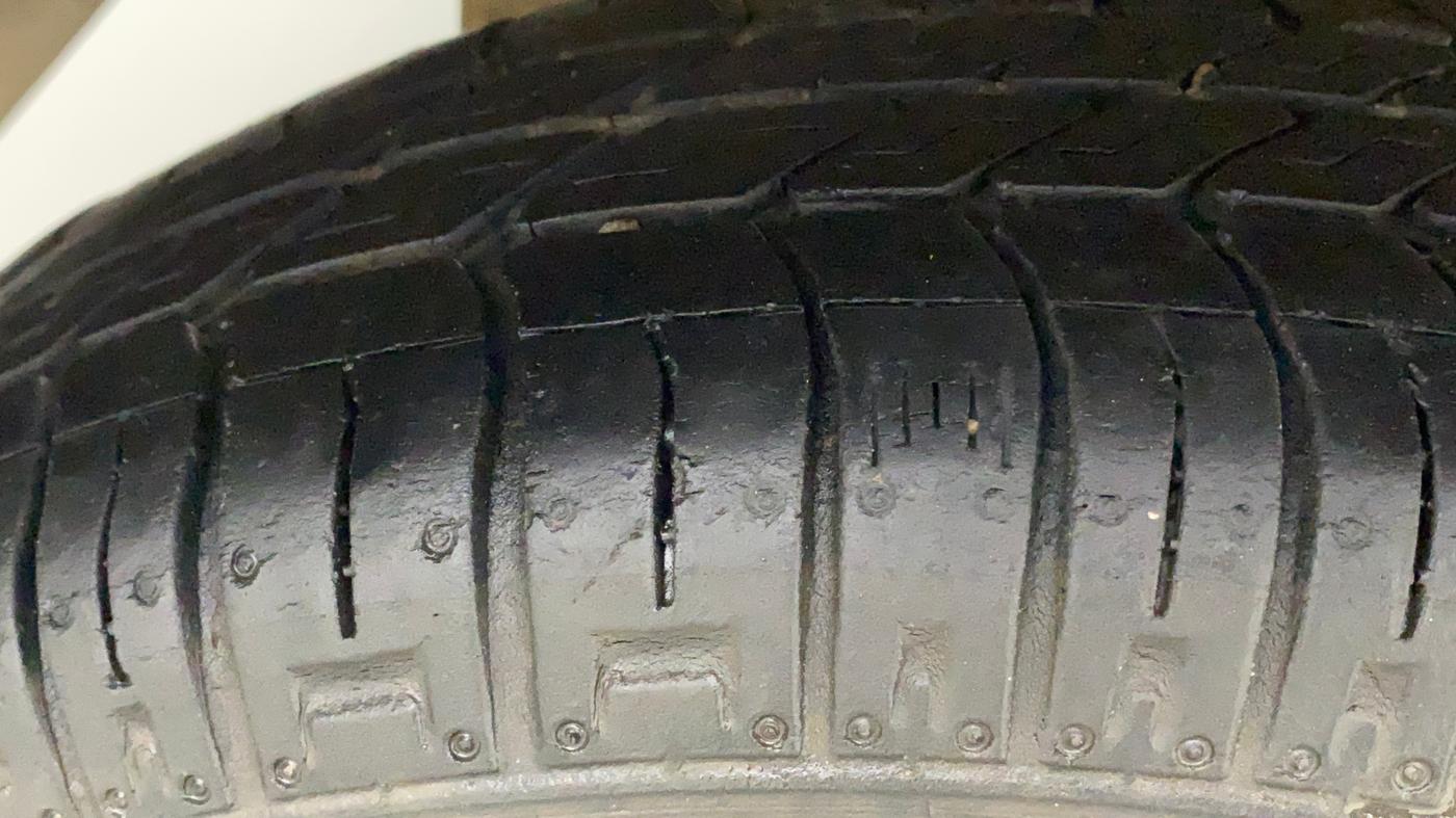 2017 Maruti Alto 800 LXI, Petrol, Manual, 25,868 km, Right Rear Tyre Tread