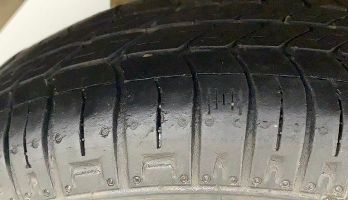 2017 Maruti Alto 800 LXI, Petrol, Manual, 25,868 km, Right Rear Tyre Tread