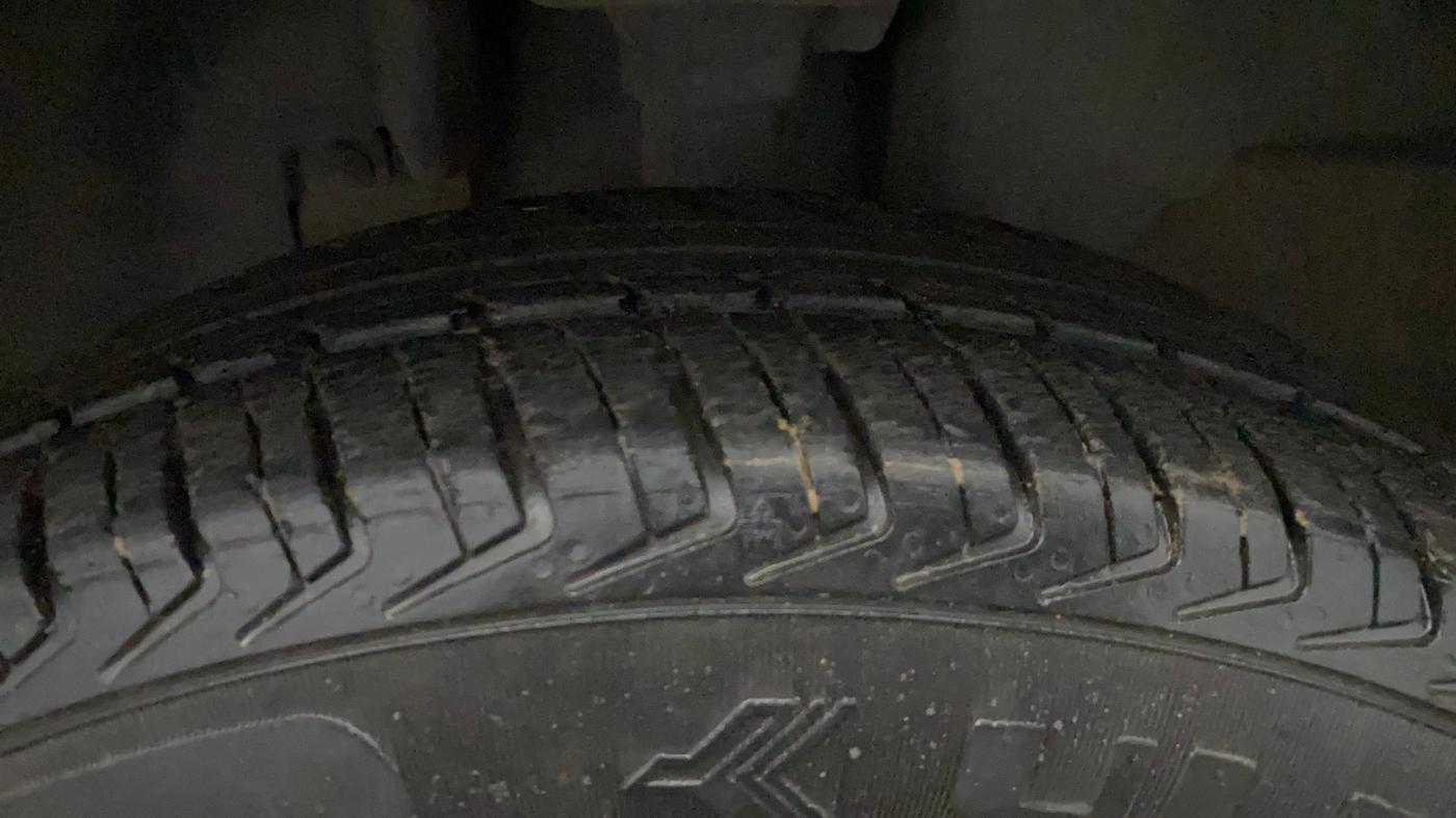 2018 Renault Kwid RXT 0.8 (O), Petrol, Manual, 31,642 km, Left Front Tyre Tread