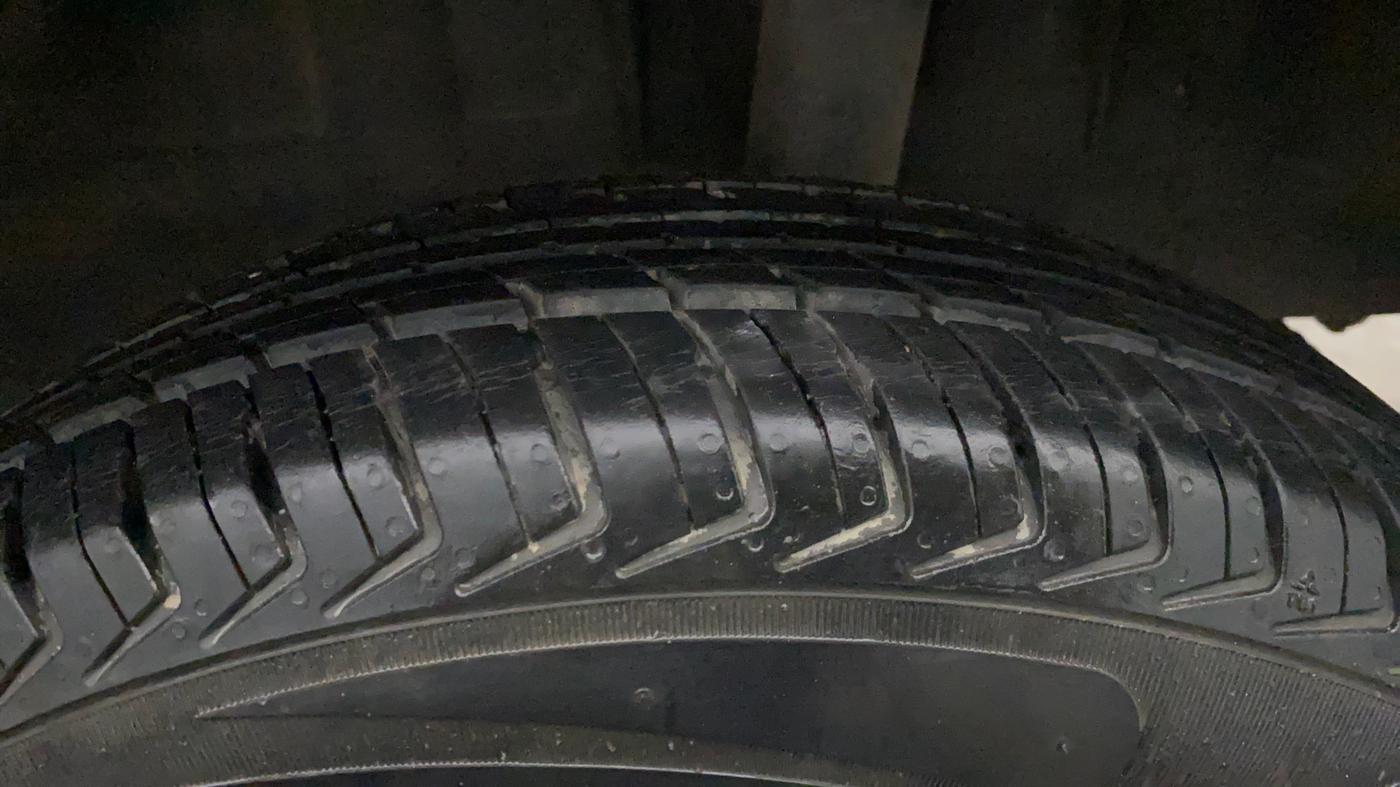2018 Renault Kwid RXT 0.8 (O), Petrol, Manual, 31,642 km, Left Rear Tyre Tread