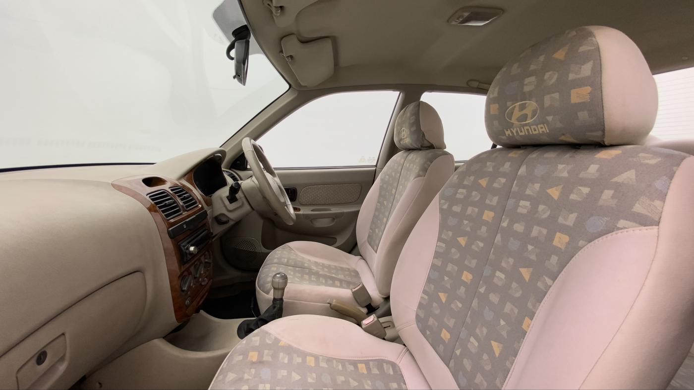 2010 Hyundai Accent EXECUTIVE GLE, Petrol, Manual, 33,370 km, Right Side Front Door Cabin