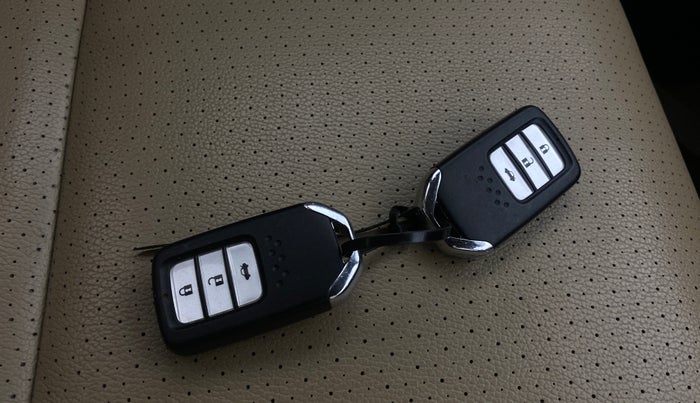 2016 Honda City 1.5L I-VTEC VX (O) MT, Petrol, Manual, 75,965 km, Key Close Up