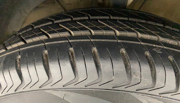 2017 Maruti Dzire ZXI PLUS AMT, Petrol, Automatic, 59,123 km, Left Front Tyre Tread