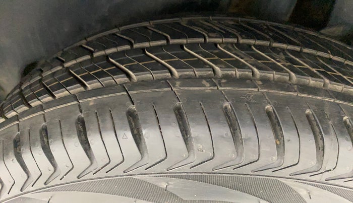 2017 Maruti Dzire ZXI PLUS AMT, Petrol, Automatic, 59,123 km, Left Rear Tyre Tread