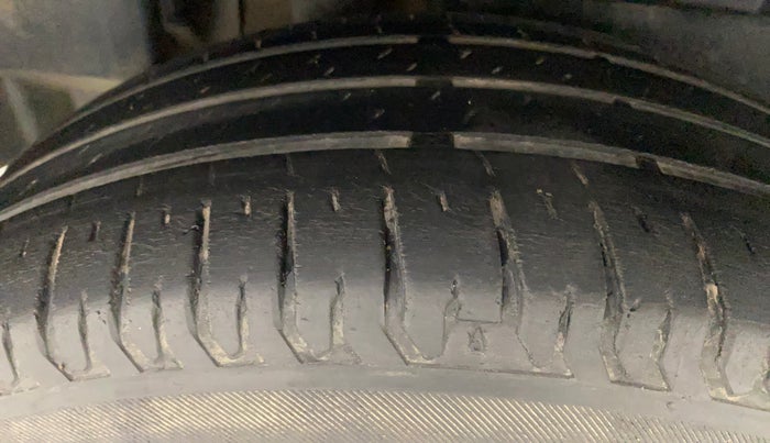 2017 Maruti Dzire ZXI PLUS AMT, Petrol, Automatic, 59,123 km, Right Rear Tyre Tread