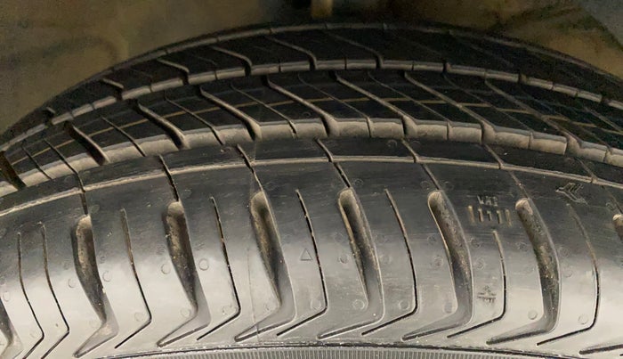 2017 Maruti Dzire ZXI PLUS AMT, Petrol, Automatic, 59,123 km, Right Front Tyre Tread