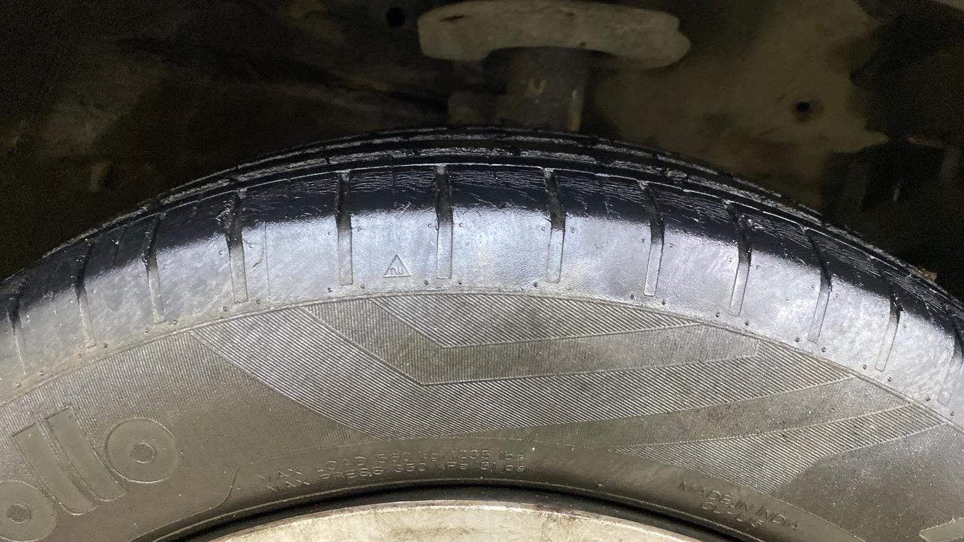 2017 Maruti Ertiga VXI CNG, CNG, Manual, 37,257 km, Right Front Tyre Tread