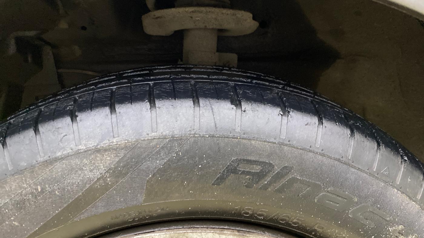 2017 Maruti Ertiga VXI CNG, CNG, Manual, 37,257 km, Left Front Tyre Tread