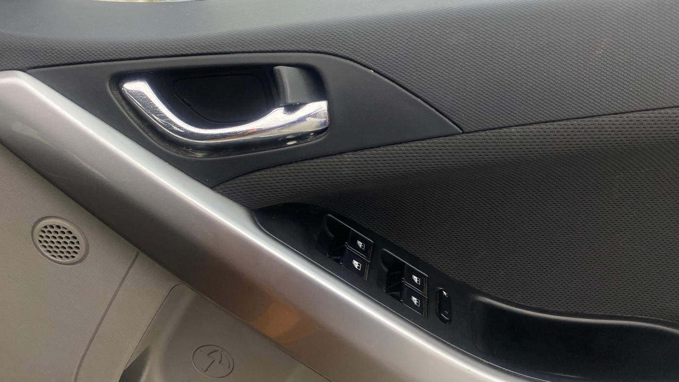 2018 Tata NEXON XZA PLUS DIESEL, Diesel, Automatic, 50,522 km, Driver Side Door Panels Control