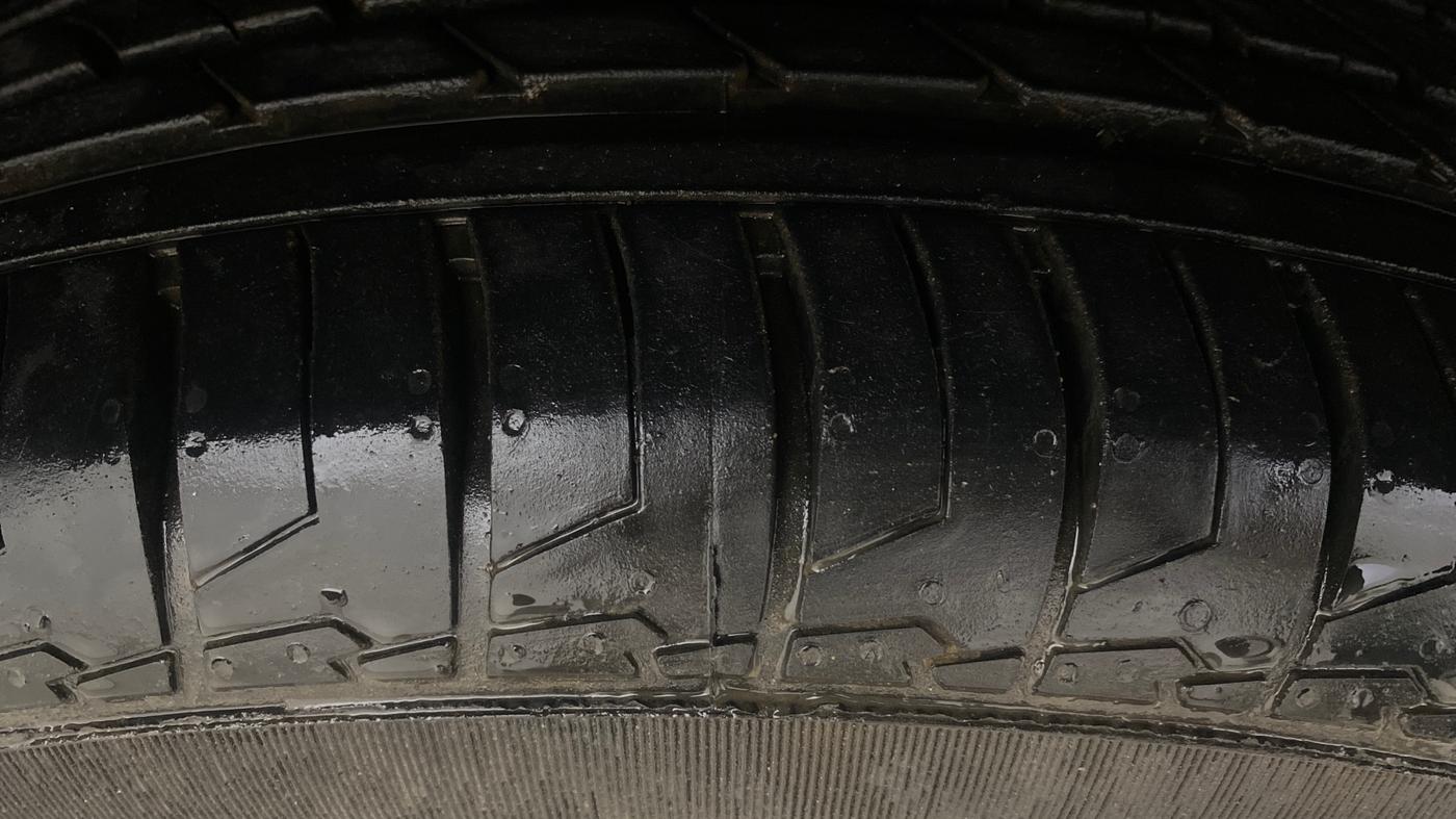 2018 Tata NEXON XZA PLUS DIESEL, Diesel, Automatic, 50,522 km, Right Front Tyre Tread