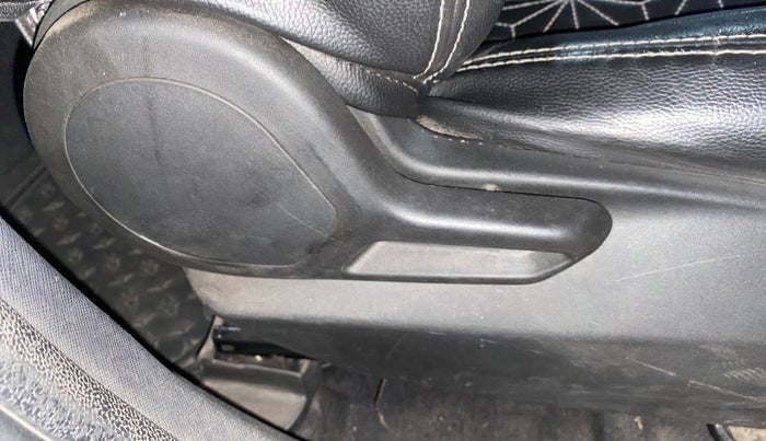 2022 Tata NEXON XM PETROL, Petrol, Manual, 66,589 km, Driver Side Adjustment Panel