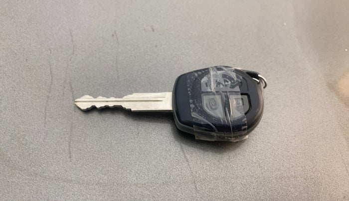 2020 Maruti Swift VXI AMT, Petrol, Automatic, 42,235 km, Key Close Up