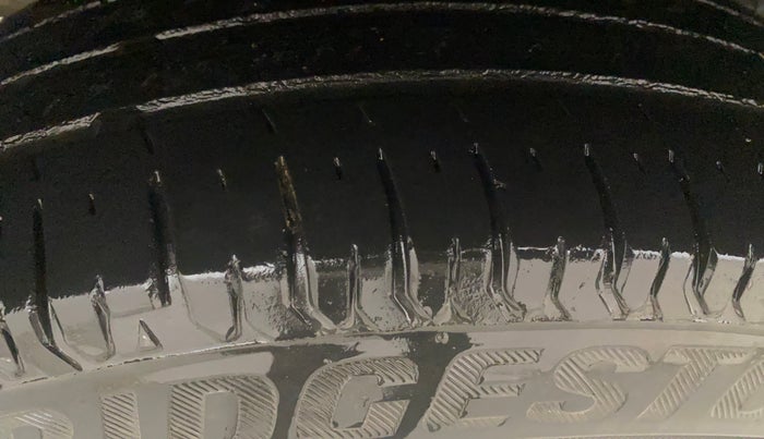 2020 Maruti Swift VXI AMT, Petrol, Automatic, 42,235 km, Right Rear Tyre Tread