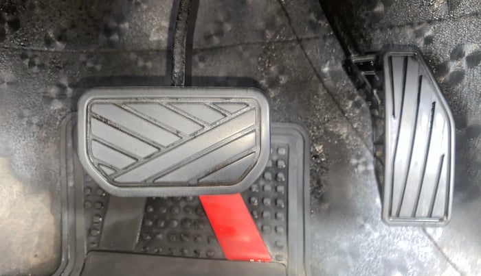 2020 Maruti Swift VXI AMT, Petrol, Automatic, 42,235 km, Pedals