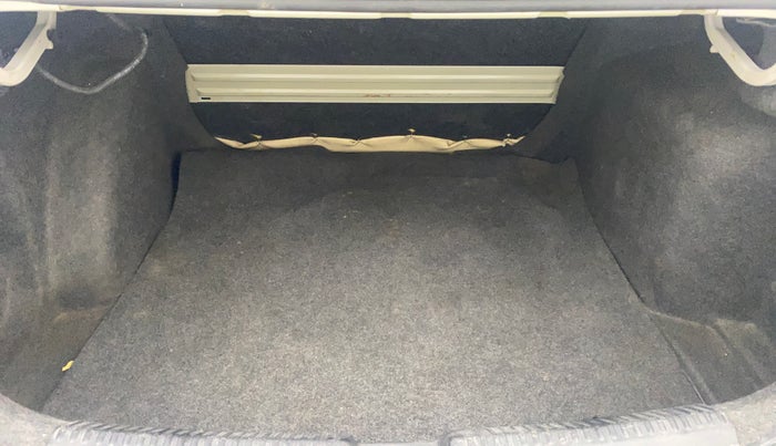 2013 Skoda Rapid AMBITION 1.6 TDI CR MT PLUS, Diesel, Manual, 81,509 km, Boot Inside