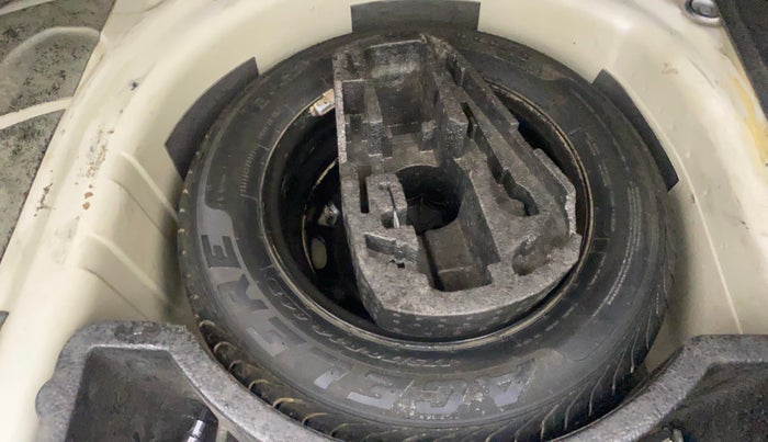 2013 Skoda Rapid AMBITION 1.6 TDI CR MT PLUS, Diesel, Manual, 81,509 km, Spare Tyre