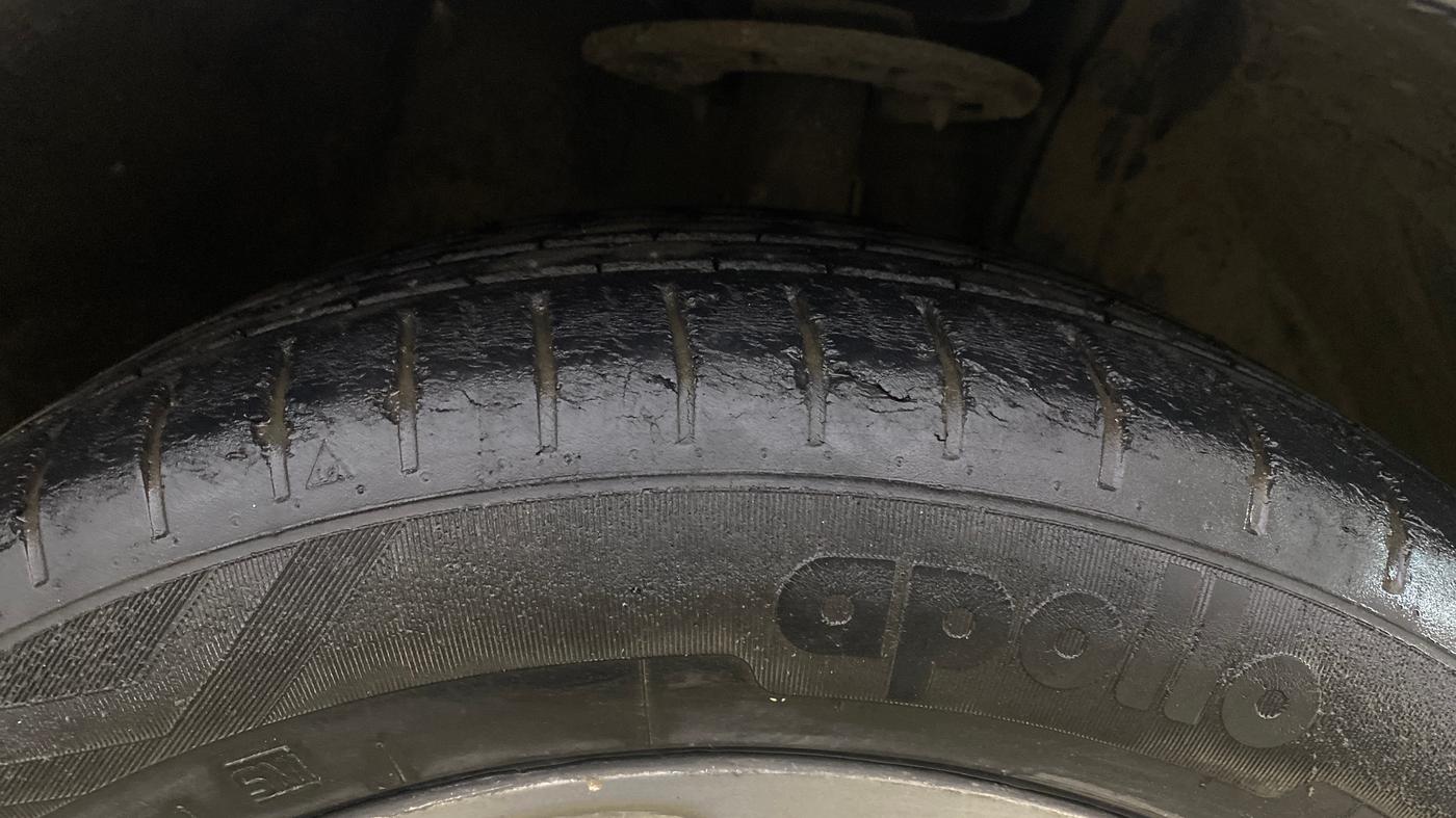 2017 Maruti Baleno ZETA CVT PETROL 1.2, Petrol, Automatic, 65,176 km, Right Front Tyre Tread