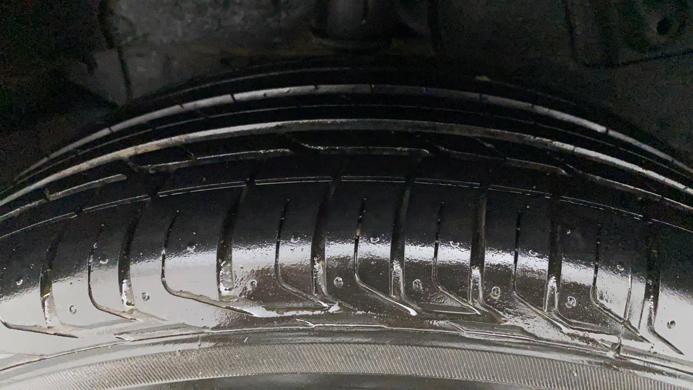 2022 Tata NEXON XZA PLUS KAZIRANGA PETROL, Petrol, Automatic, 14,426 km, Right Rear Tyre Tread