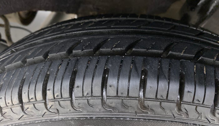 2019 Renault Kwid RXL, Petrol, Manual, 21,526 km, Left Rear Tyre Tread