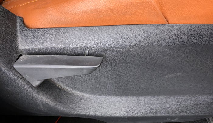 2017 Mahindra Kuv100 K2 D 6 STR, Diesel, Manual, 27,889 km, Driver Side Adjustment Panel