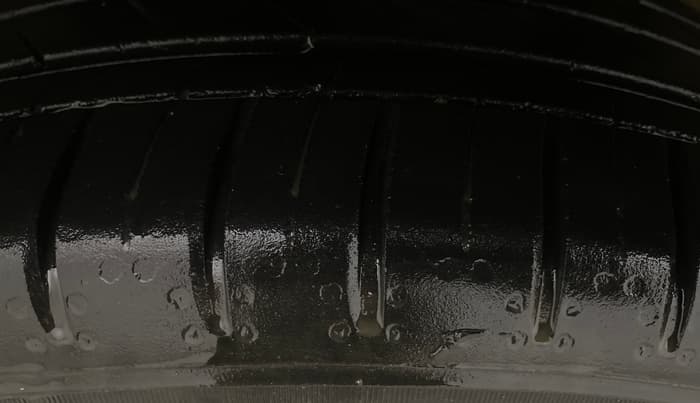 2021 MG HECTOR SHARP 1.5 PETROL CVT, Petrol, Automatic, 41,702 km, Left Front Tyre Tread