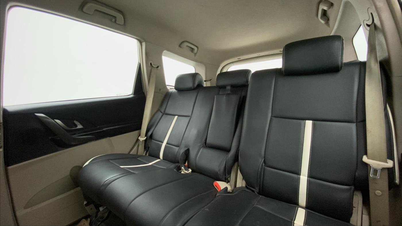 2017 Mahindra XUV500 W6, Diesel, Manual, 91,168 km, Reclining Back Row Seats