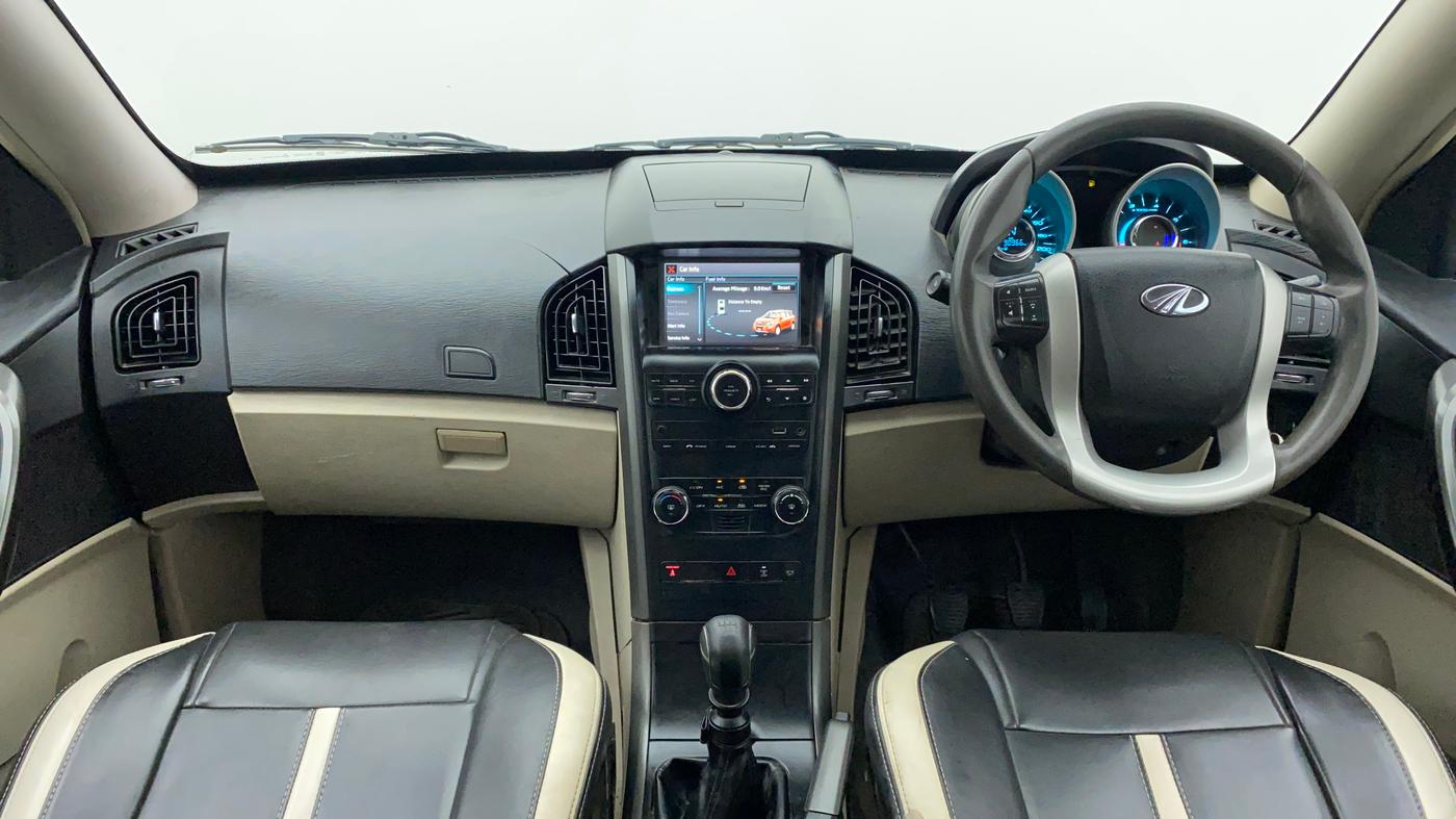 2017 Mahindra XUV500 W6, Diesel, Manual, 91,168 km, Dashboard