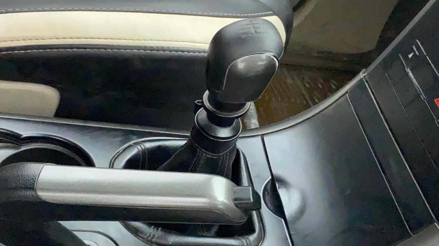 2017 Mahindra XUV500 W6, Diesel, Manual, 91,168 km, Gear Lever