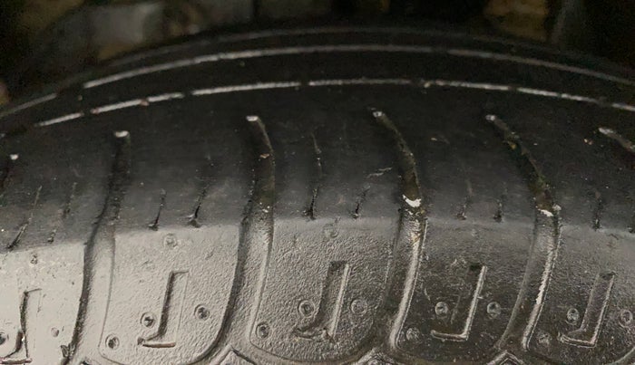 2017 Mahindra XUV500 W6, Diesel, Manual, 91,168 km, Left Front Tyre Tread