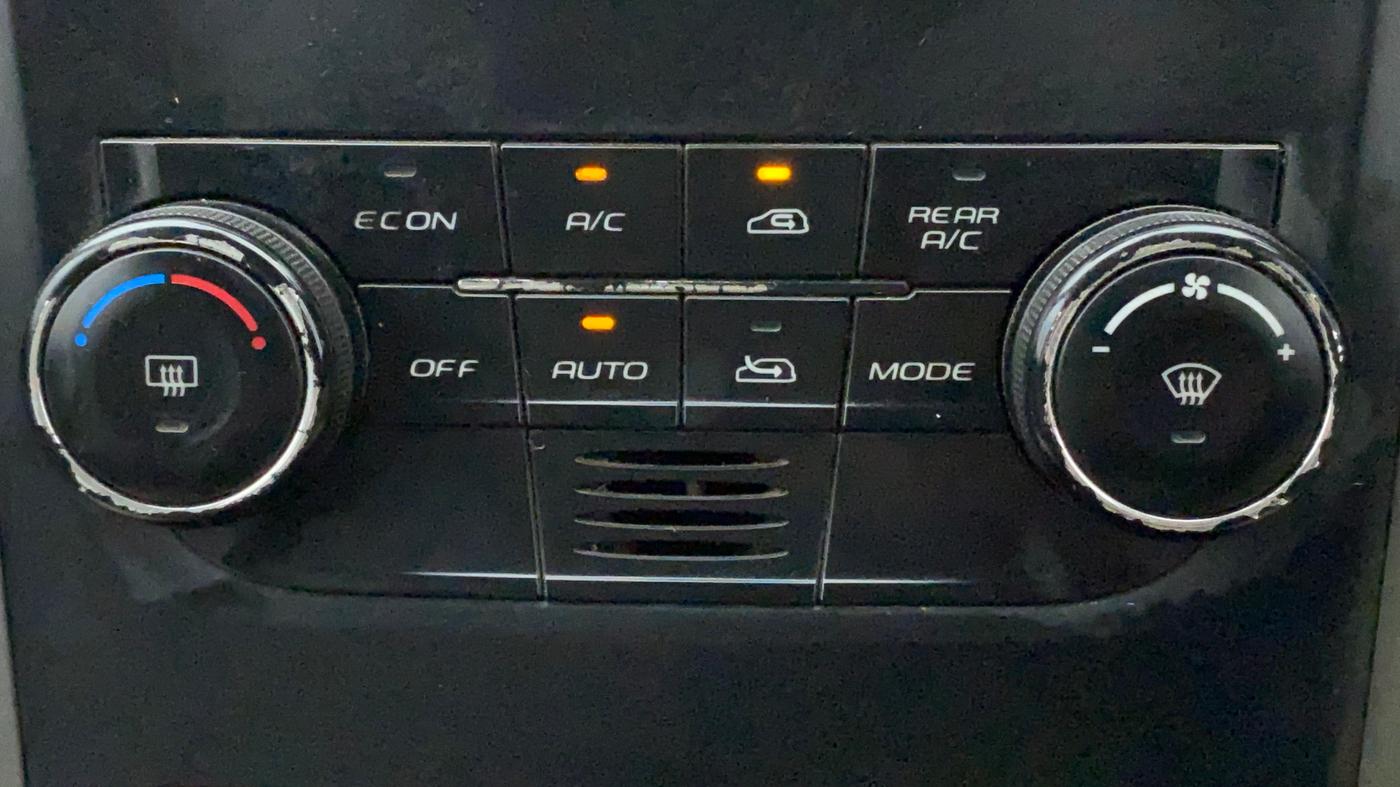 2017 Mahindra XUV500 W6, Diesel, Manual, 91,168 km, Automatic Climate Control