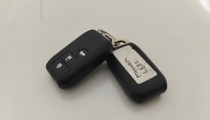 2018 Maruti Dzire ZXI, Petrol, Manual, 70,923 km, Key Close Up