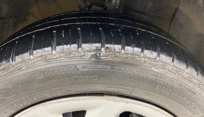2018 Hyundai Grand i10 SPORTZ 1.2 KAPPA VTVT, Petrol, Manual, 35,470 km, Right Front Tyre Tread