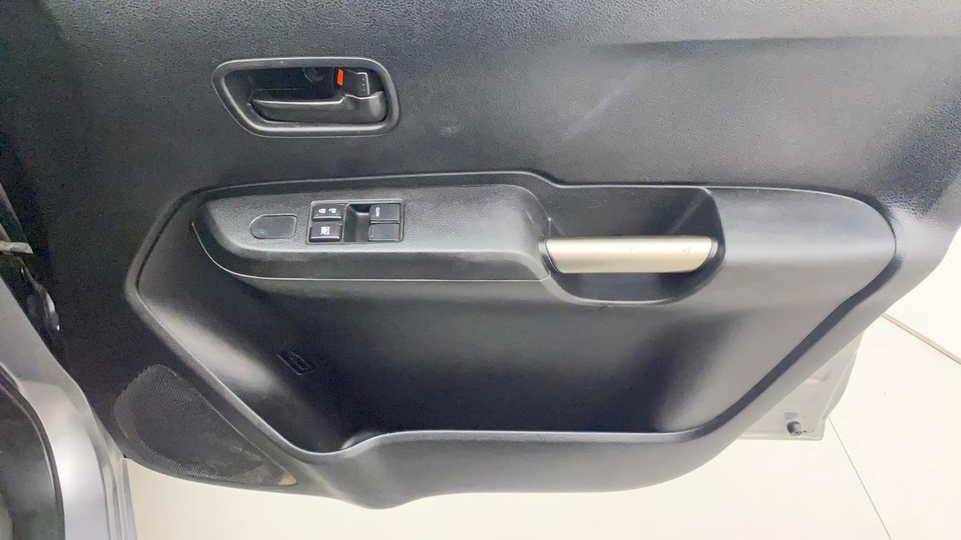 2017 Maruti IGNIS SIGMA 1.2, Petrol, Manual, 51,920 km, Driver Side Door Panels Control
