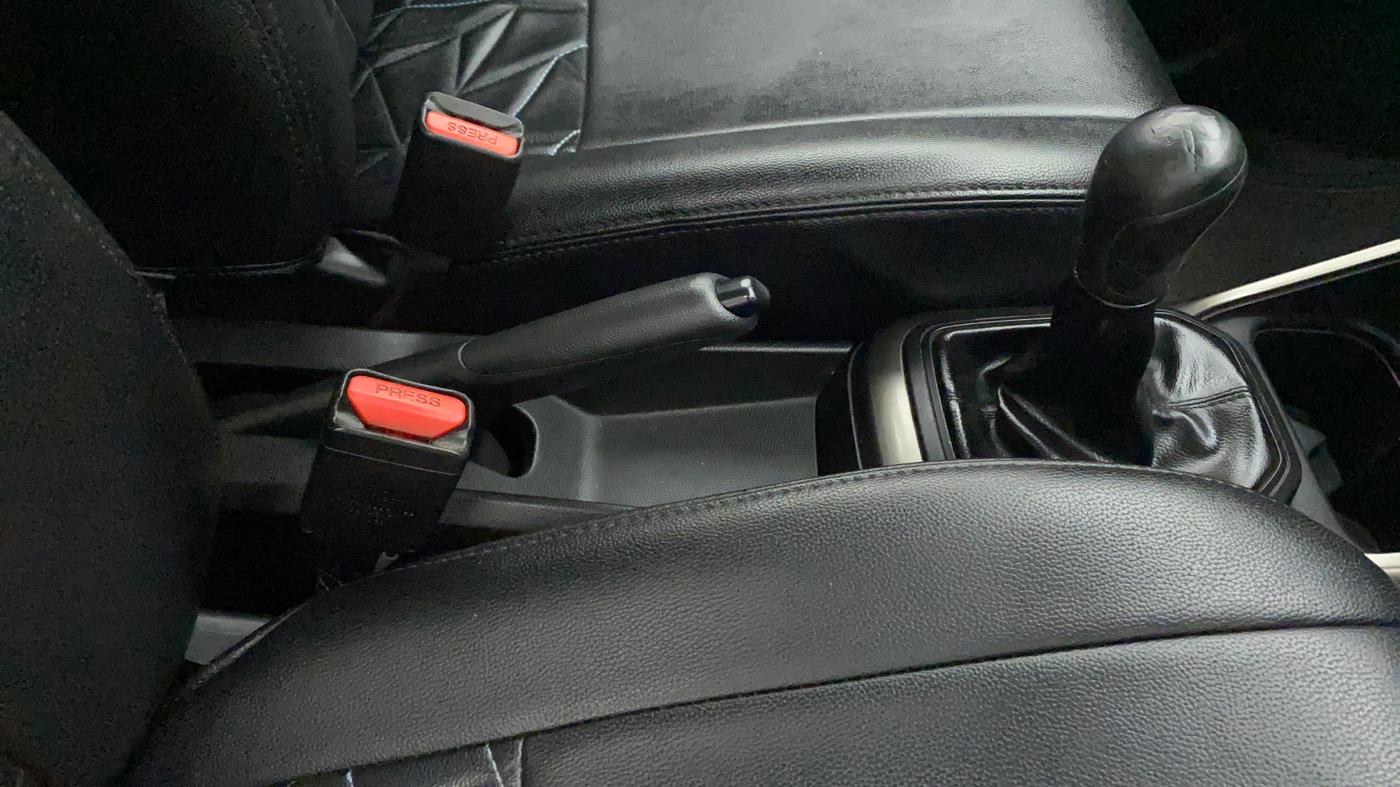 2017 Maruti IGNIS SIGMA 1.2, Petrol, Manual, 51,920 km, Gear Lever