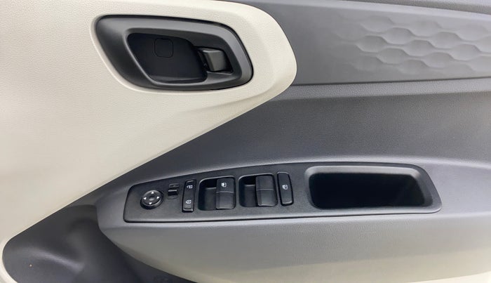 2022 Hyundai AURA S 1.2 CNG, CNG, Manual, 9,976 km, Driver Side Door Panels Control