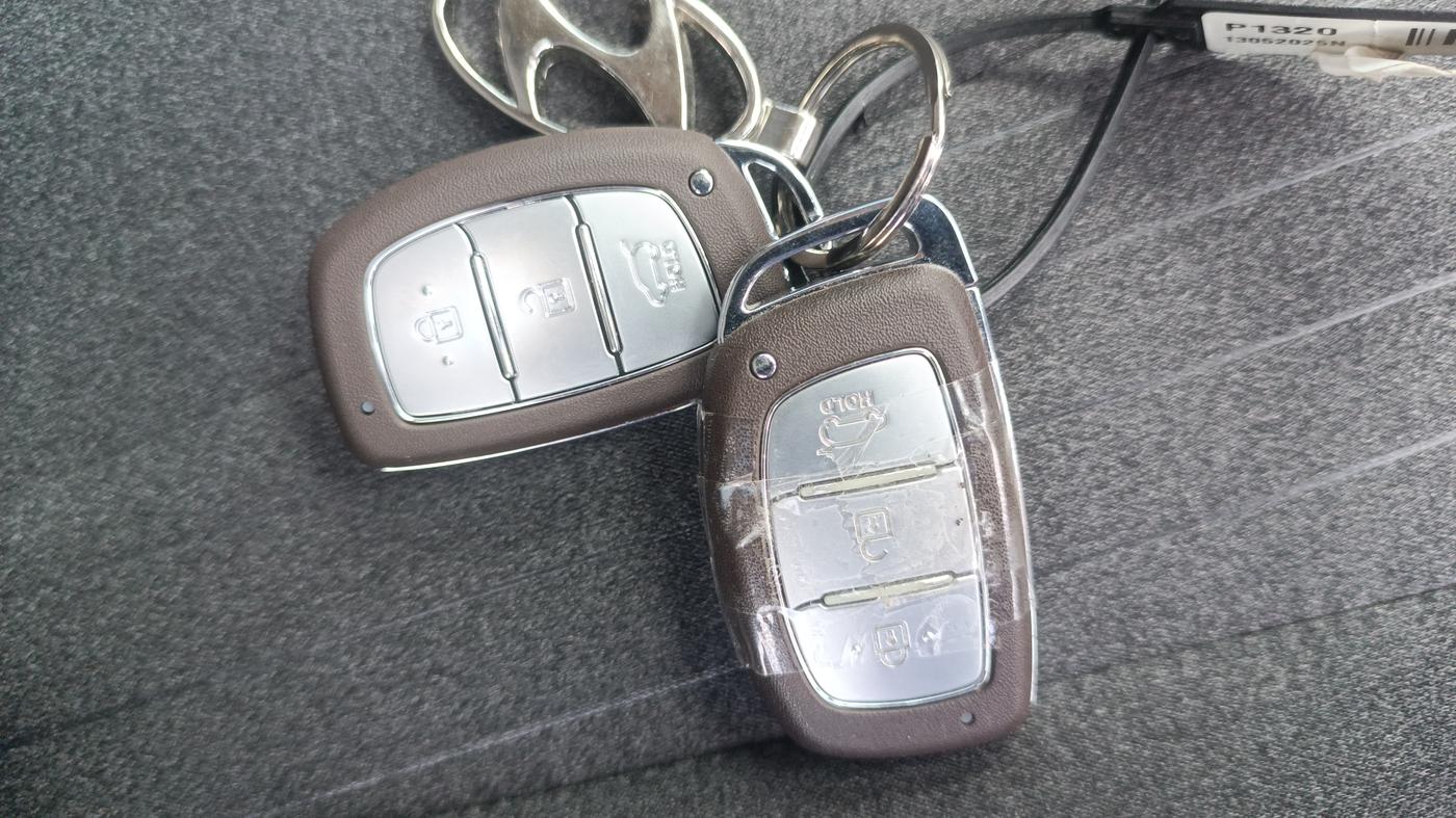 2025 Hyundai Creta S (O) 1.5 Petrol IVT Knight Edition, Petrol, Automatic, 7,113 km, Key Close Up