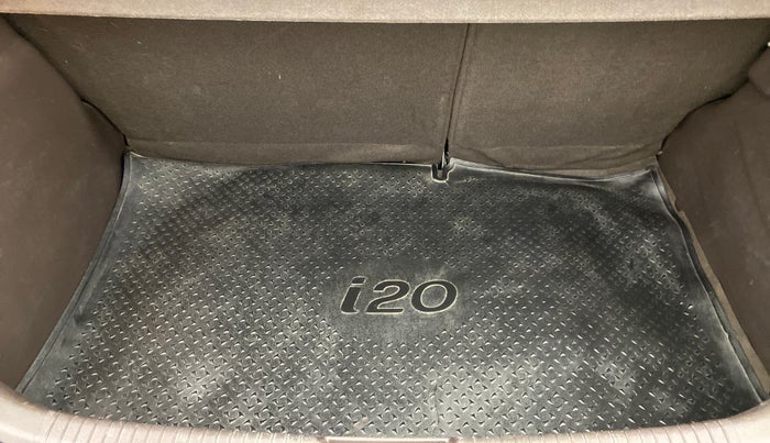 2010 Hyundai i20 SPORTZ 1.2 O, Petrol, Manual, 60,127 km, Boot Inside